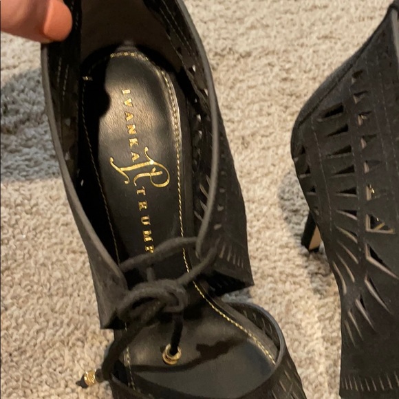 Ivanka Trump blk front tie heels - Picture 2 of 4